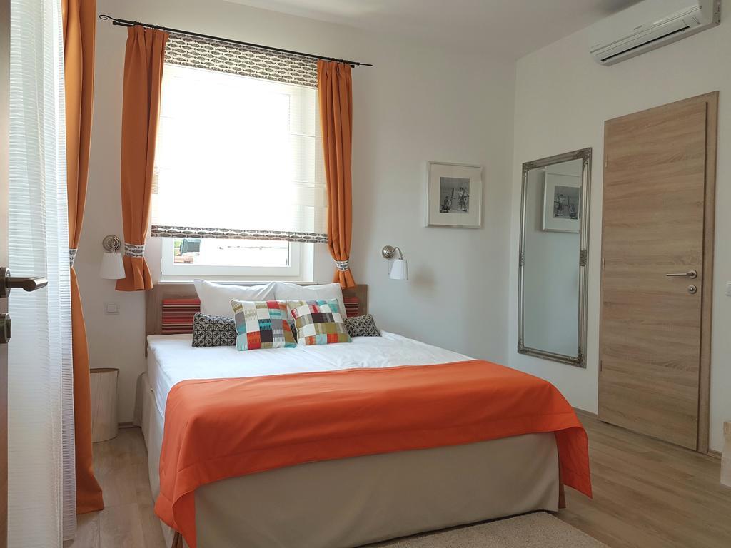 Villa Millennium Balatonalmádi エクステリア 写真